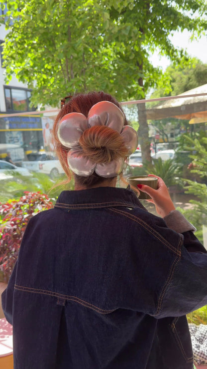 Luné Bloom Toka ✶
